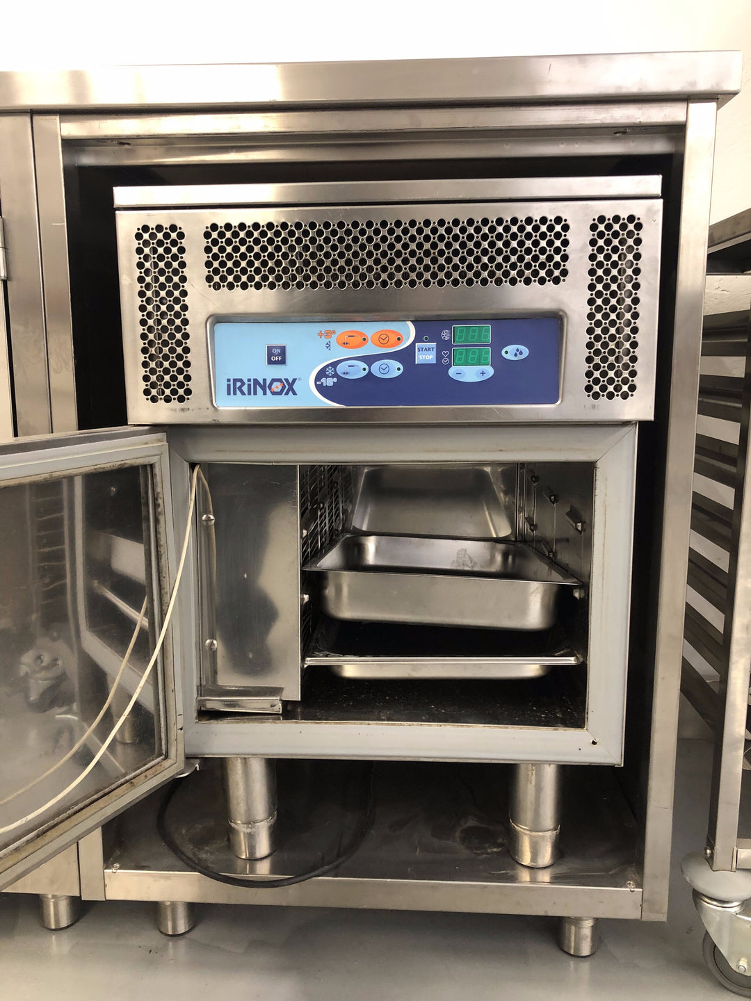 Abbattitore di temperatura Irinox 3 teglie
