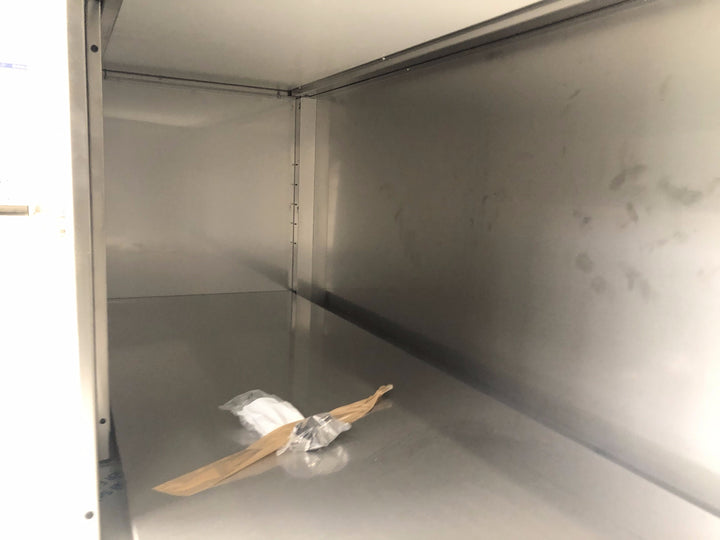Tavolo inox nuovo chiuso da ante scorevoli