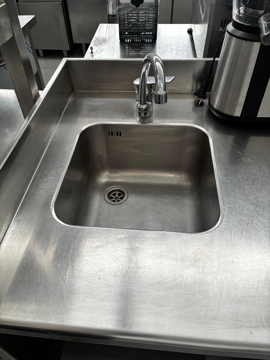 Lavello inox con tavolo caldo usato con alza