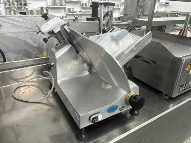 Affettatrice usata ⌀ 300 mm a gravità RGV