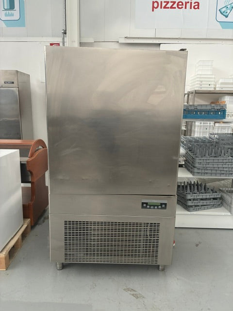 Abbattitore di temperatura usato mod. IR72S SAGI 10 teglie gn 2/1