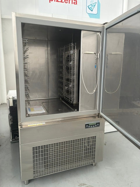 Abbattitore di temperatura usato mod. IR72S SAGI 10 teglie gn 2/1