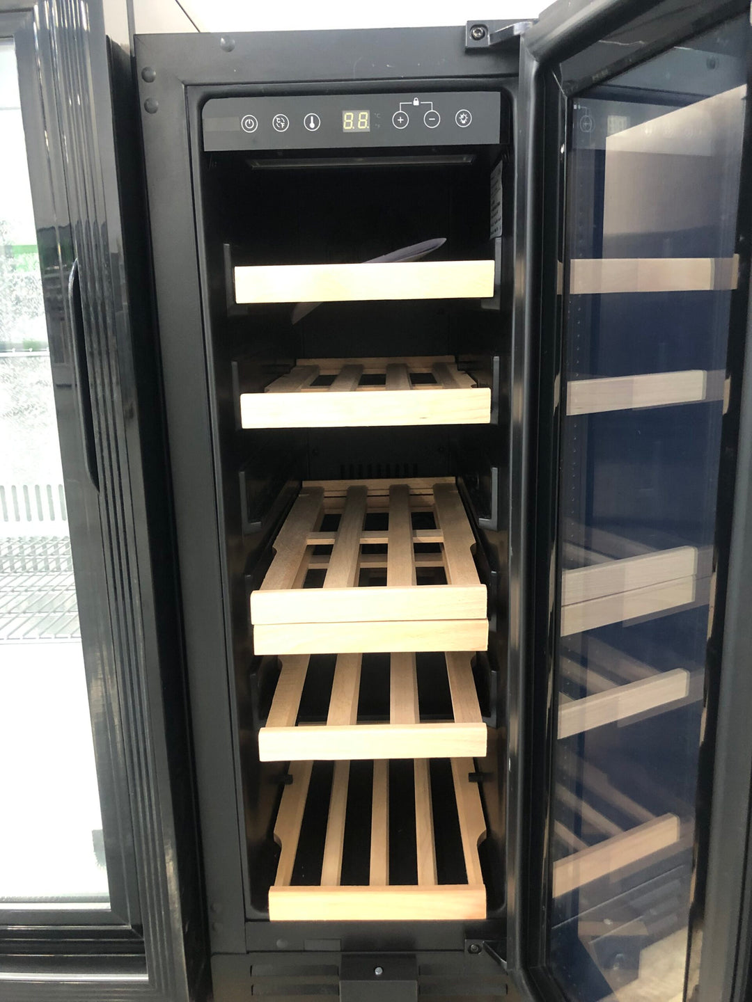 Vetrina vini Wine 25 nuova